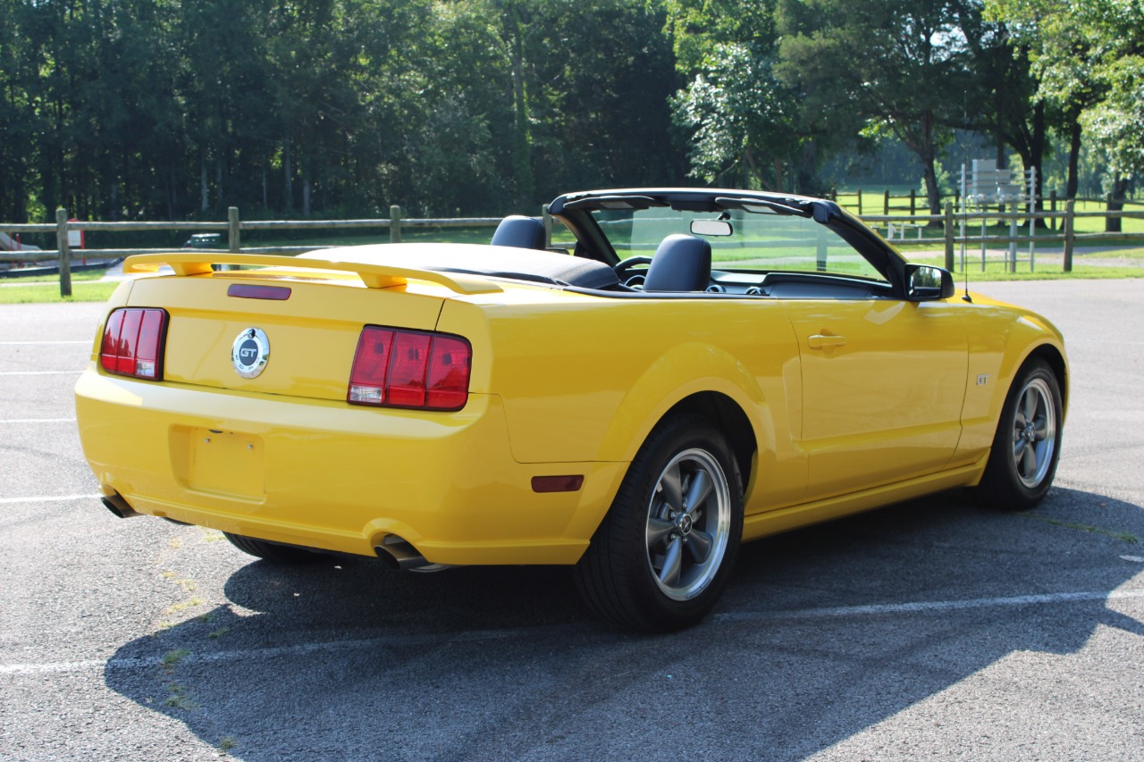 2006 Ford Mustang 52