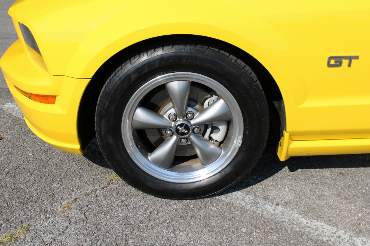 2006 Ford Mustang 77