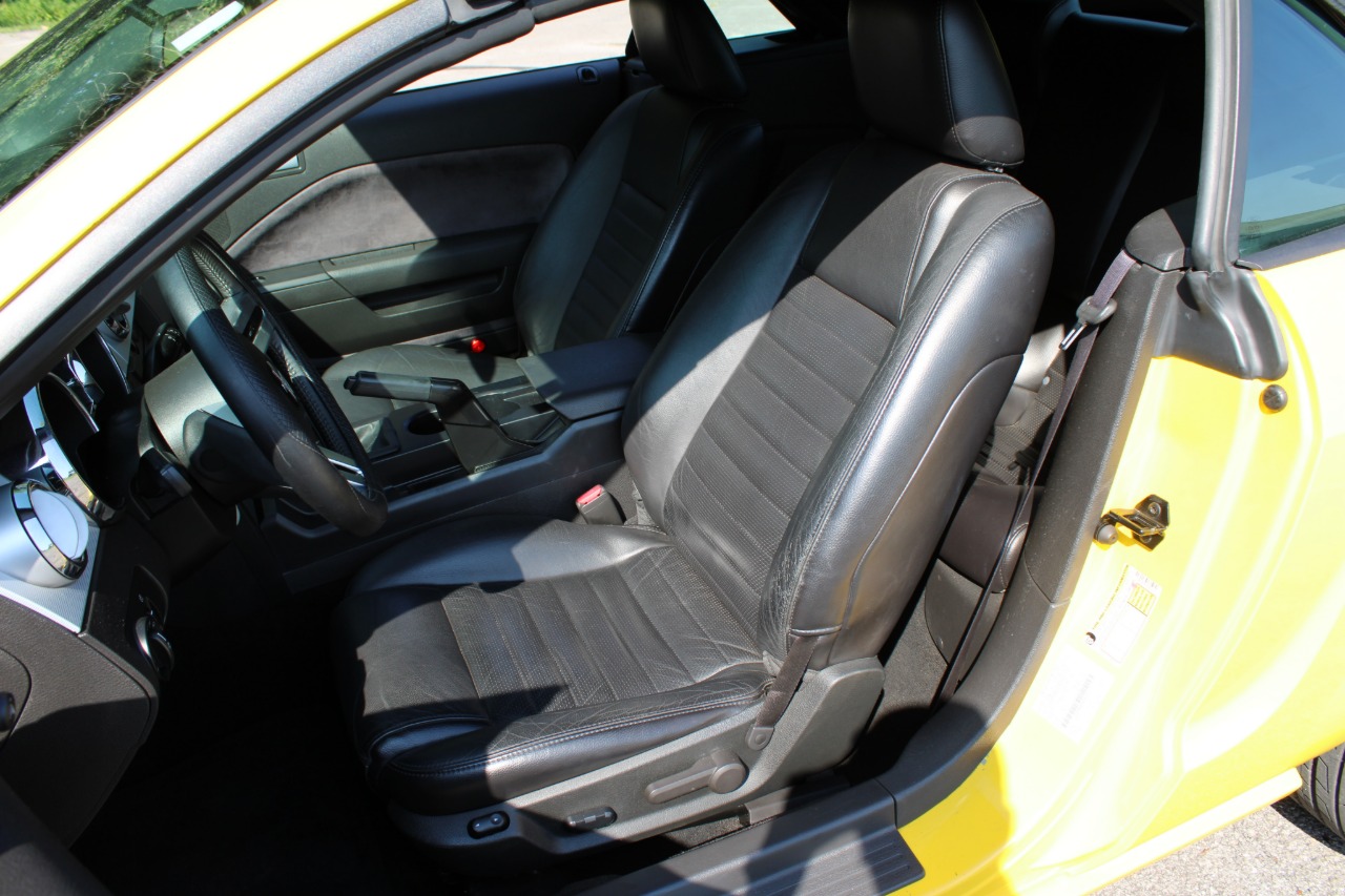 2006 Ford Mustang 15