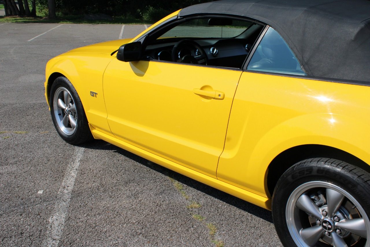 2006 Ford Mustang 81