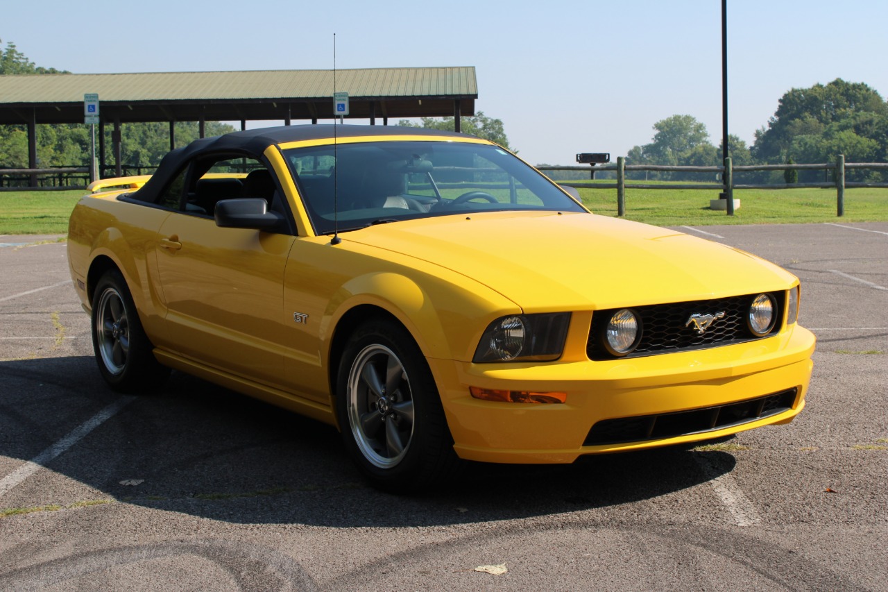 2006 Ford Mustang 39