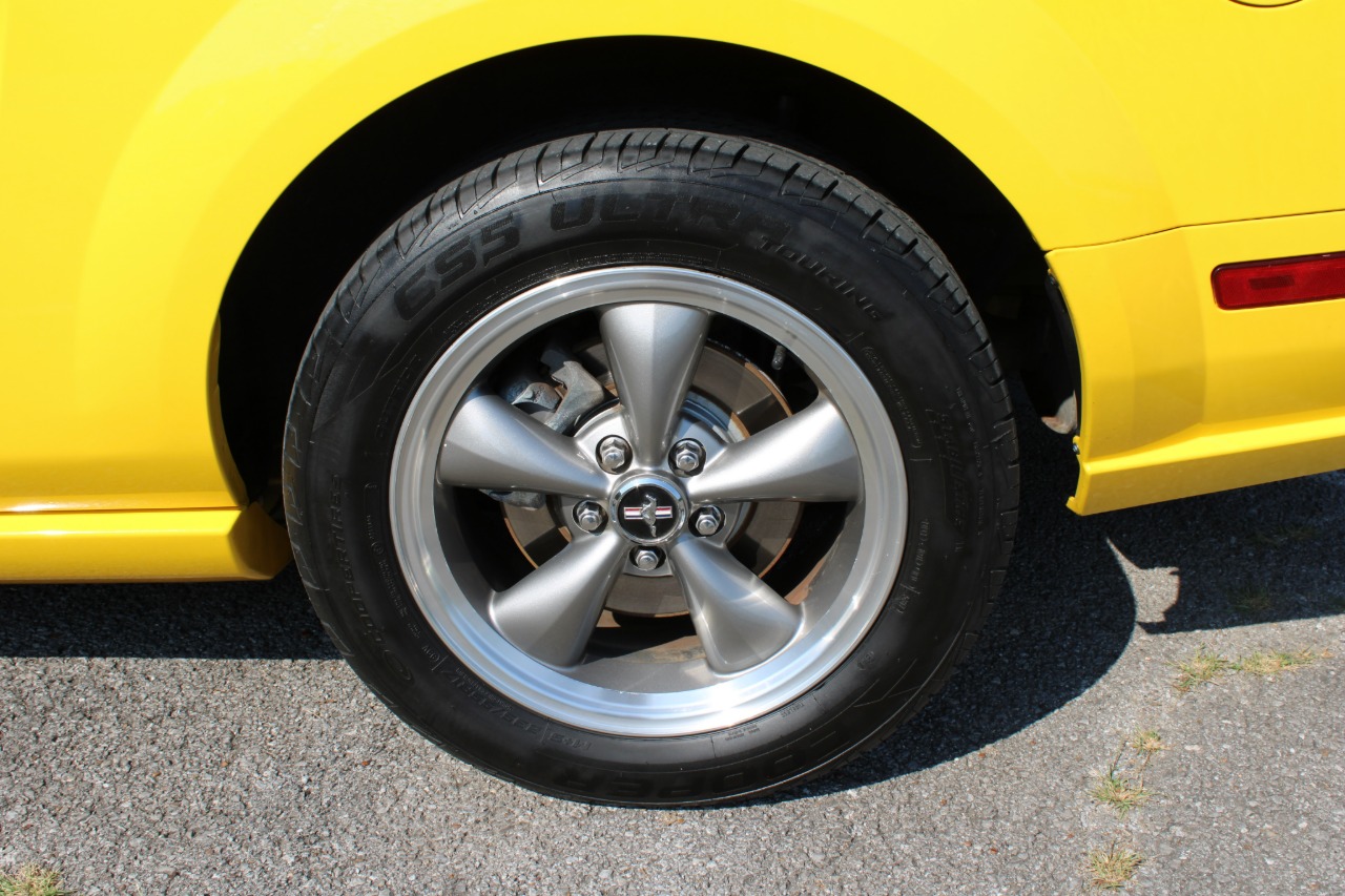 2006 Ford Mustang 85