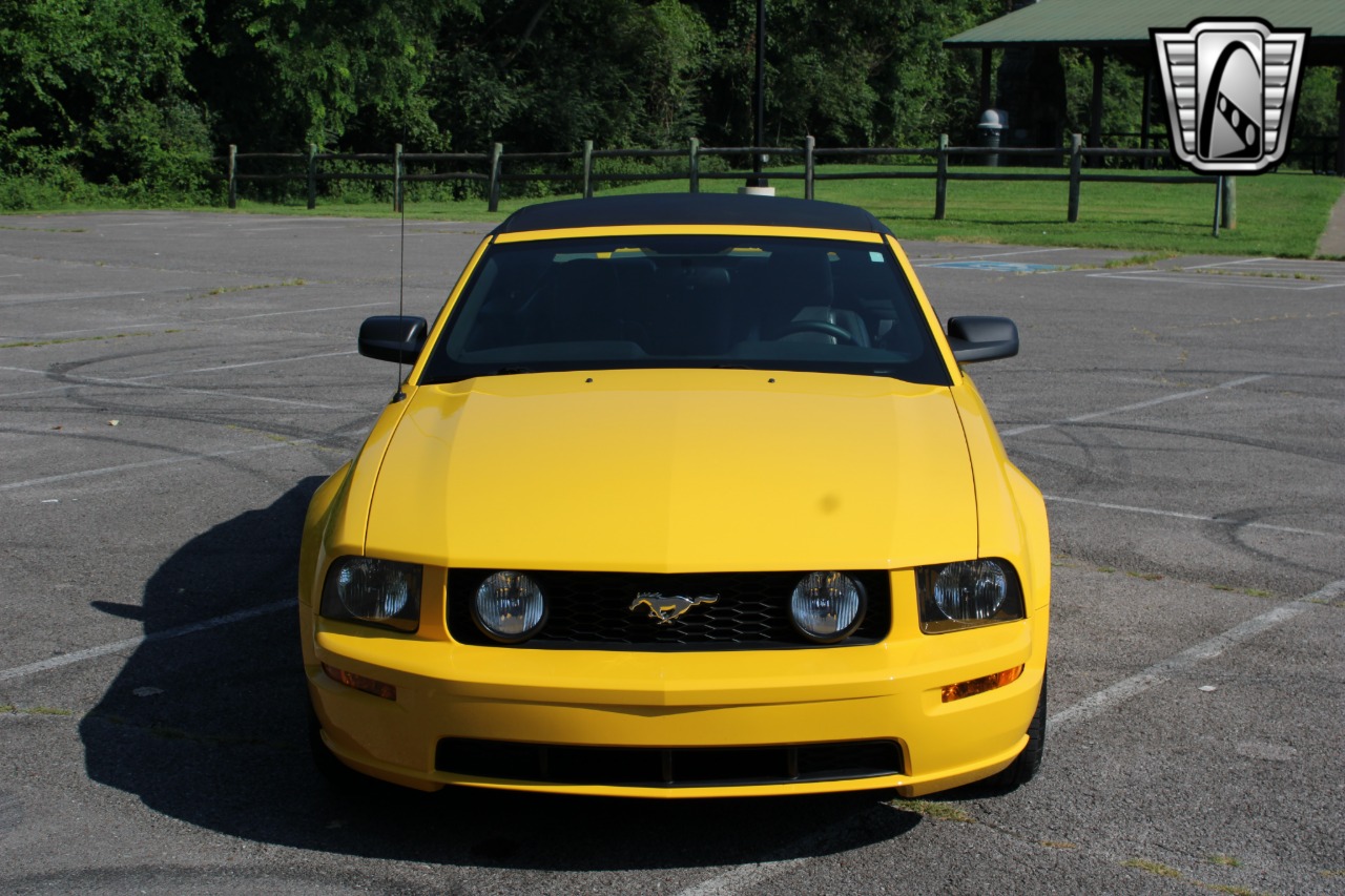 2006 Ford Mustang 40