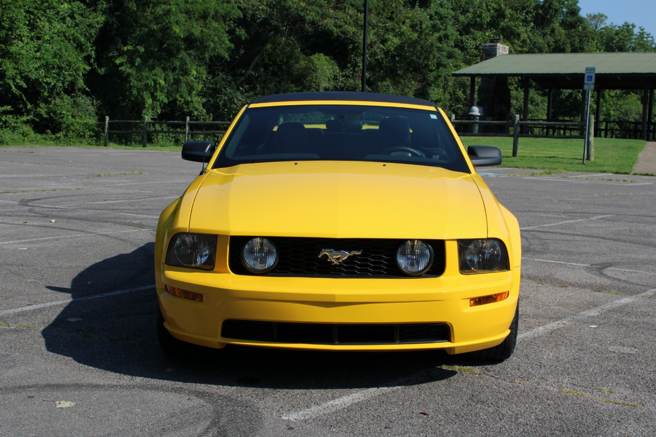 2006 Ford Mustang 41
