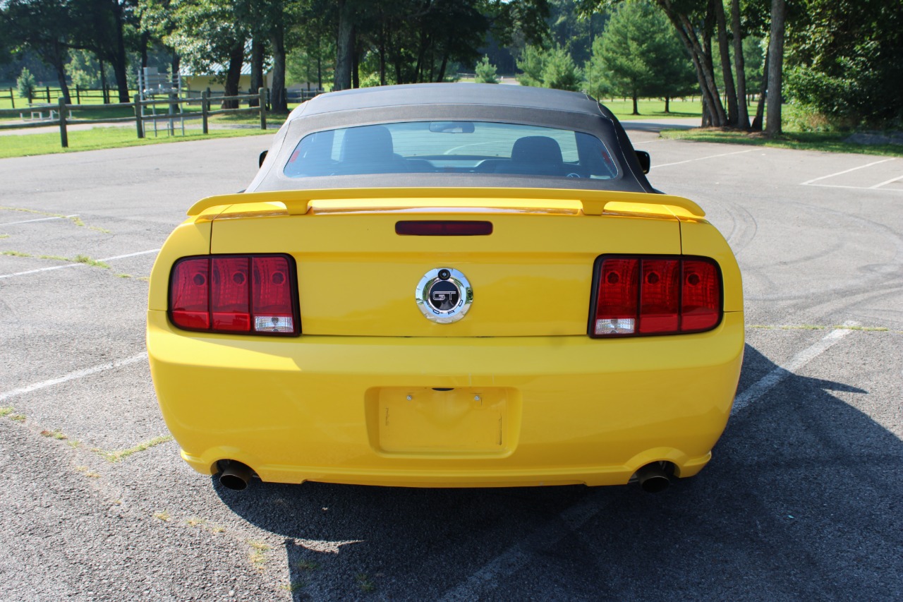 2006 Ford Mustang 86