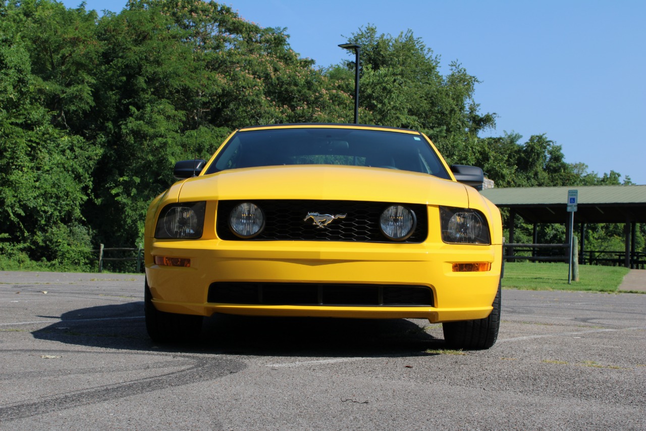 2006 Ford Mustang 42