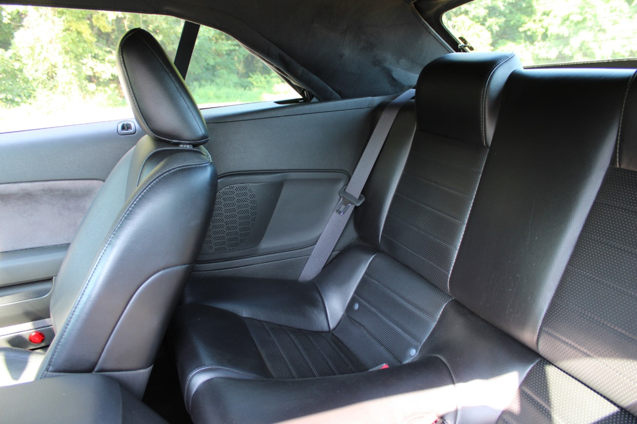 2006 Ford Mustang 17