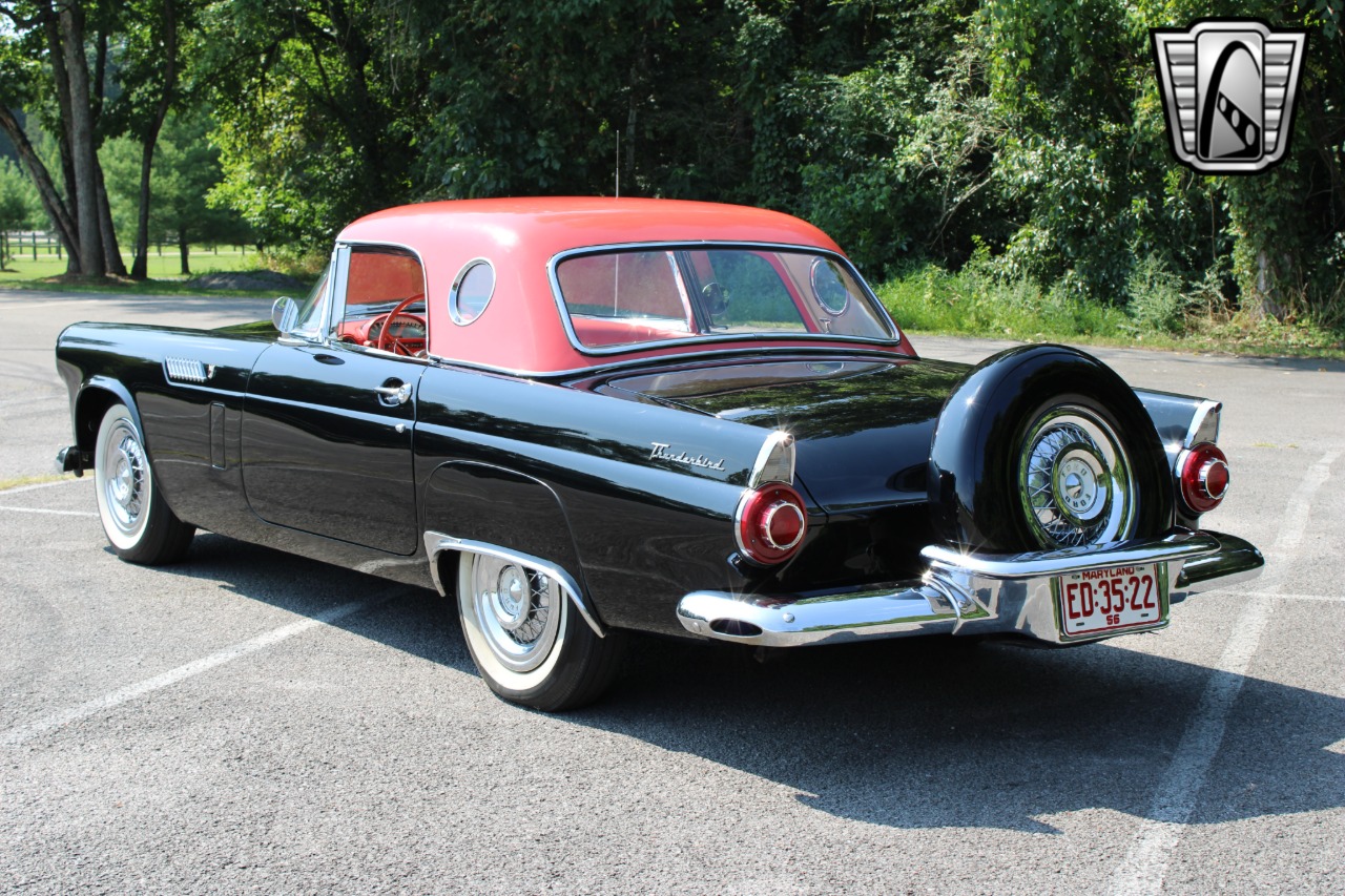 1956 Ford Thunderbird 29