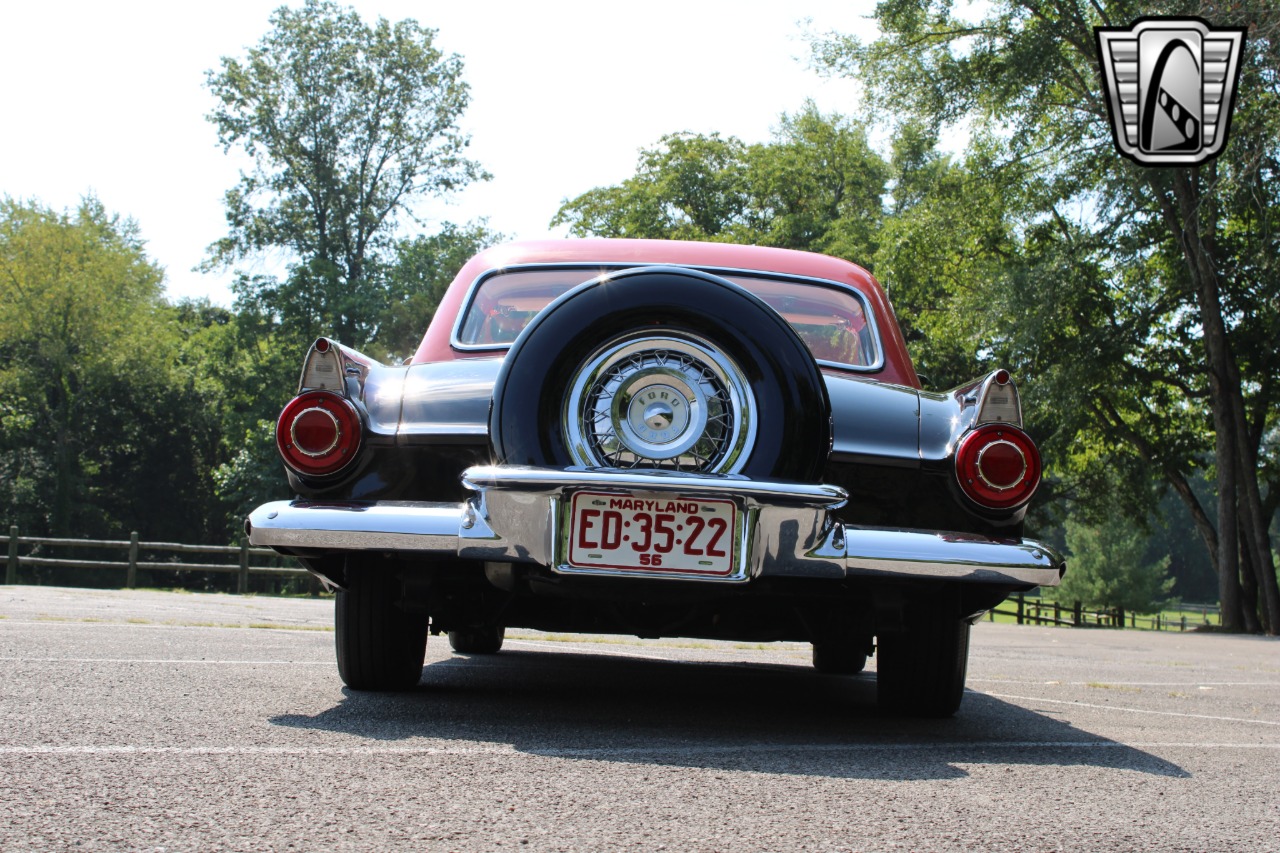 1956 Ford Thunderbird 32