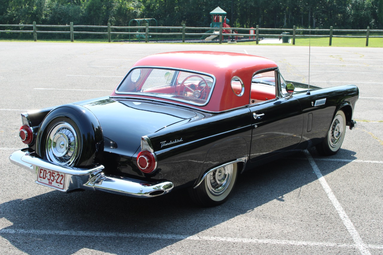 1956 Ford Thunderbird 33