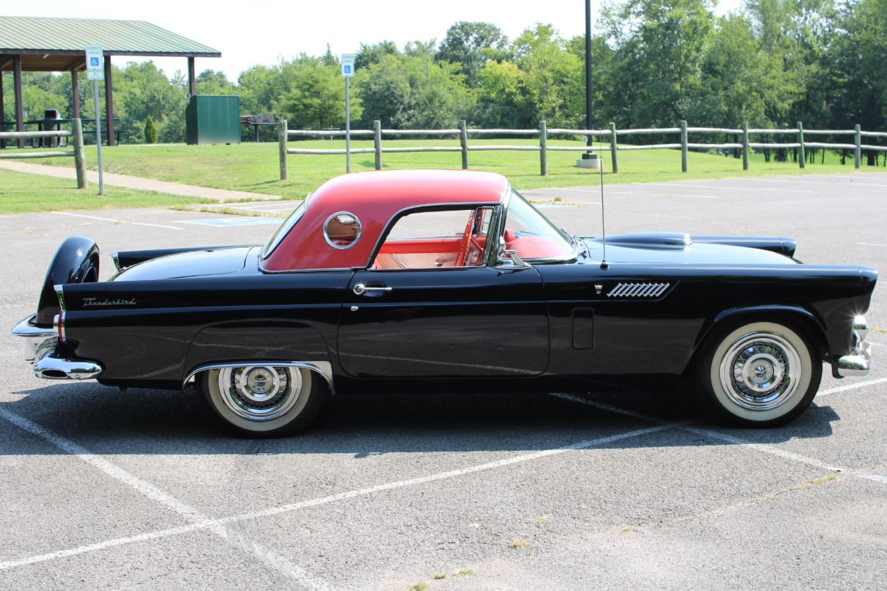 1956 Ford Thunderbird 35
