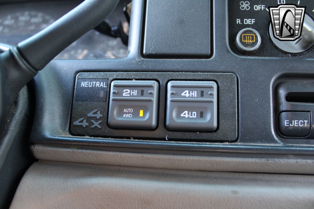 1999 Chevrolet Tahoe 33