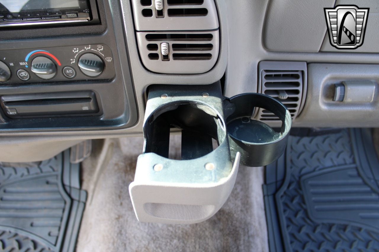 1999 Chevrolet Tahoe 53