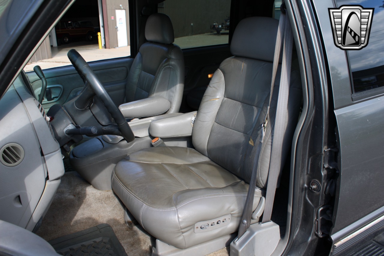 1999 Chevrolet Tahoe 78