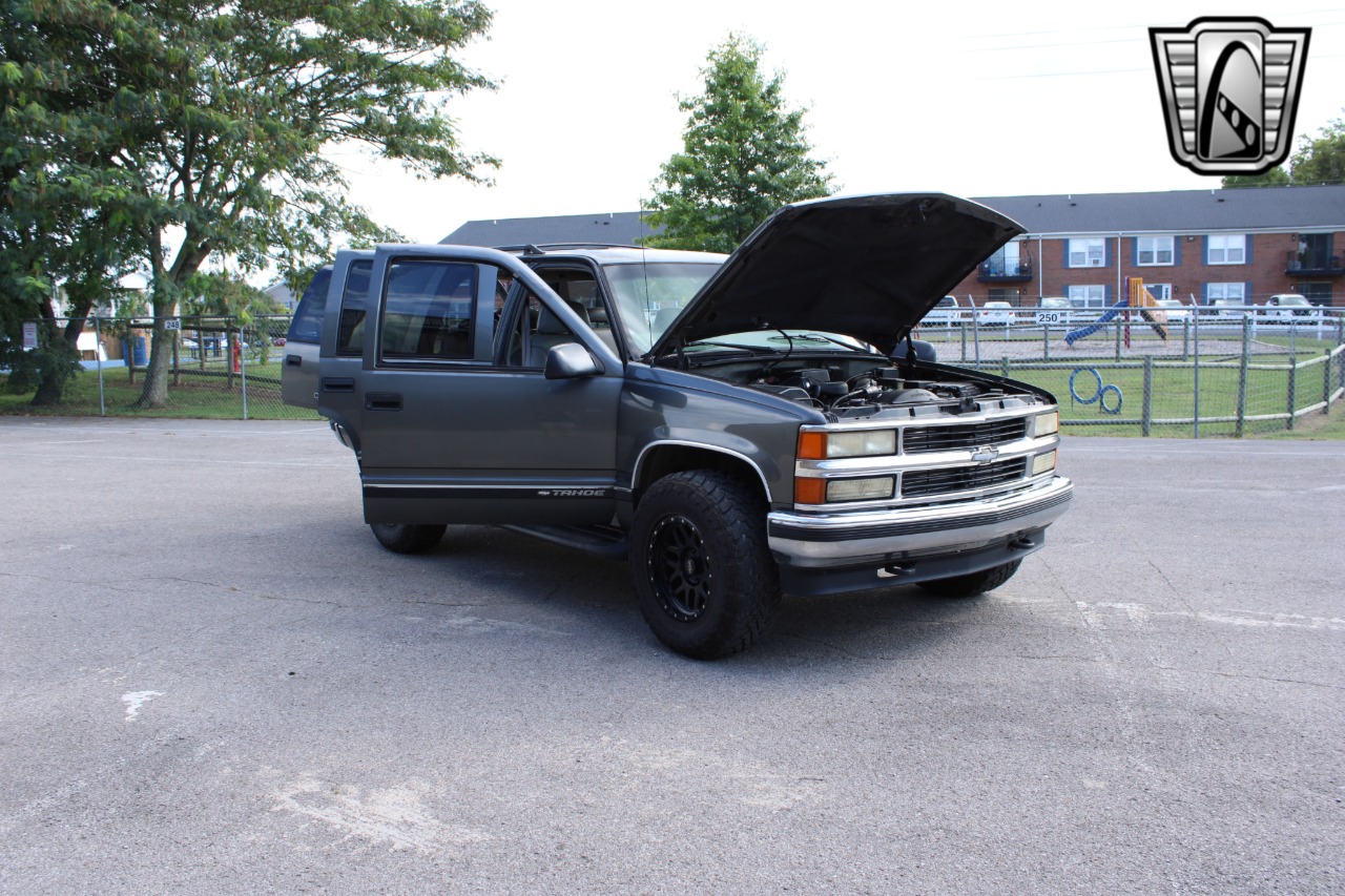 1999 Chevrolet Tahoe 12