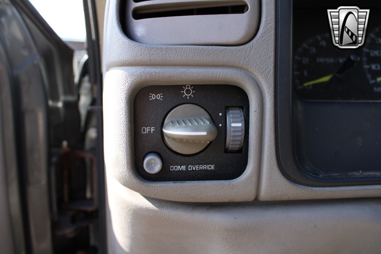 1999 Chevrolet Tahoe 48