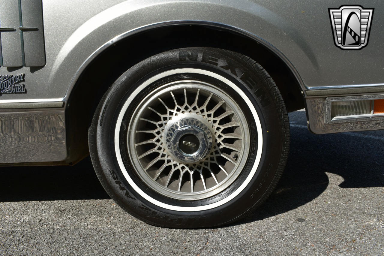 1981 Lincoln Mark 76