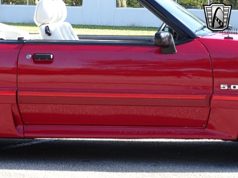 1988 Ford Mustang image 35