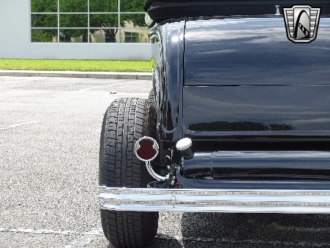 1932 Ford Roadster image 35