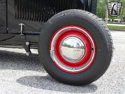 1932 Ford Roadster image 40