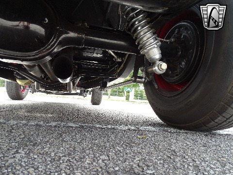 1932 Ford Roadster image 119