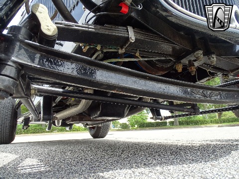 1932 Ford Roadster image 121