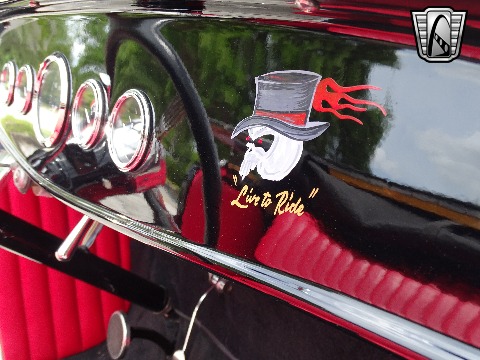 1932 Ford Roadster image 96