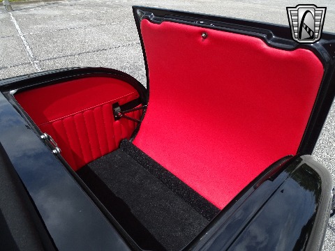 1932 Ford Roadster image 102