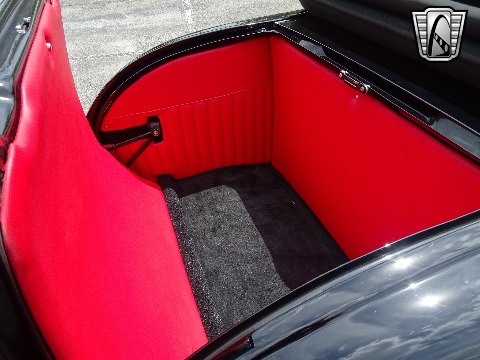 1932 Ford Roadster image 103