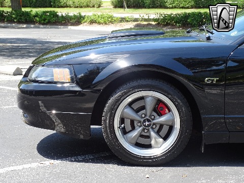2001 Ford Mustang image 32