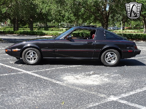 1985 Mazda RX7 image 13