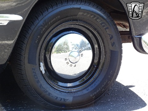 1949 Ford Custom image 43