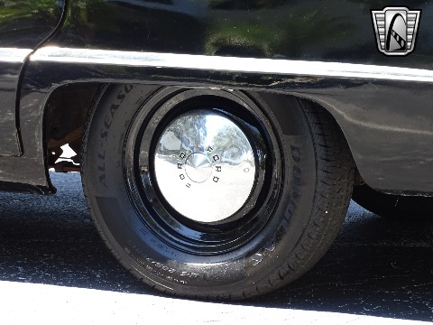 1949 Ford Custom image 45