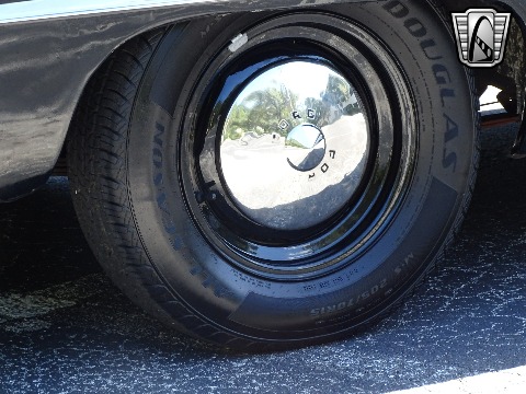 1949 Ford Custom image 46
