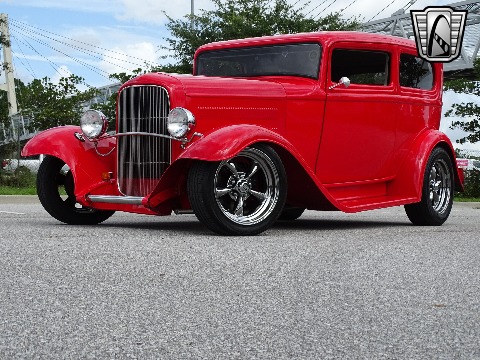 1932 Ford Sedan image 4