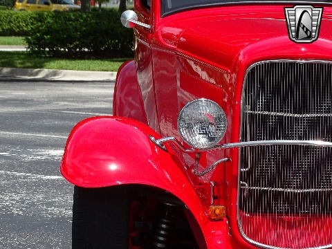 1932 Ford Sedan image 30