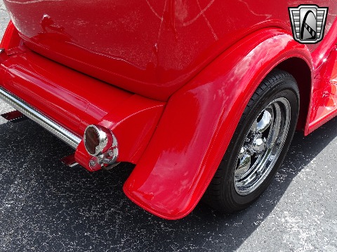 1932 Ford Sedan image 82