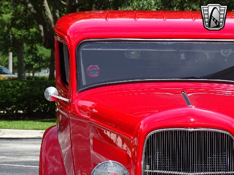 1932 Ford Sedan image 31