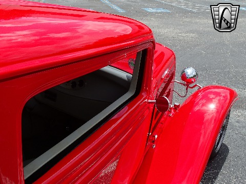 1932 Ford Sedan image 83