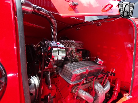 1932 Ford Sedan image 109