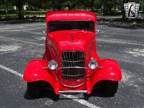 1932 Ford Sedan image 6