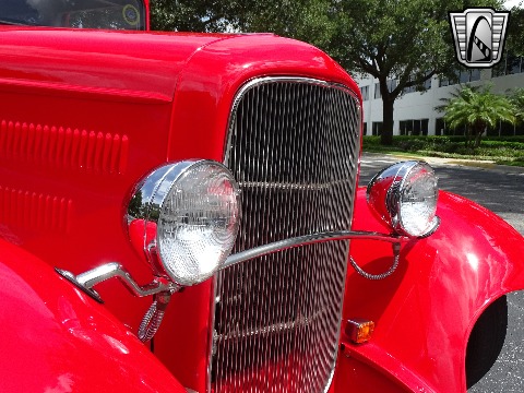 1932 Ford Sedan image 59