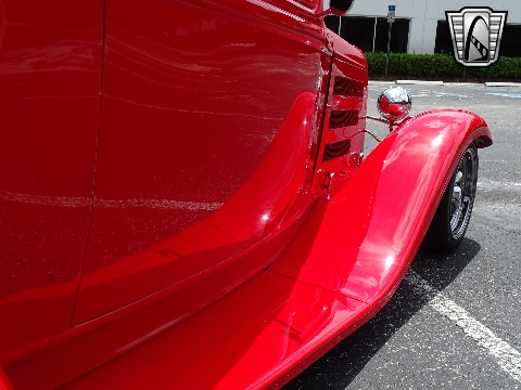 1932 Ford Sedan image 85