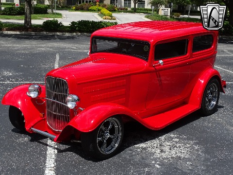 1932 Ford Sedan image 9