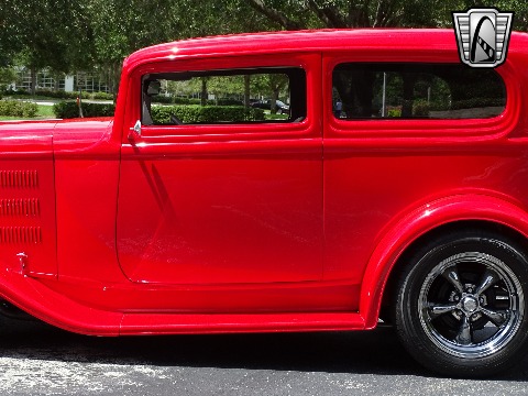 1932 Ford Sedan image 35