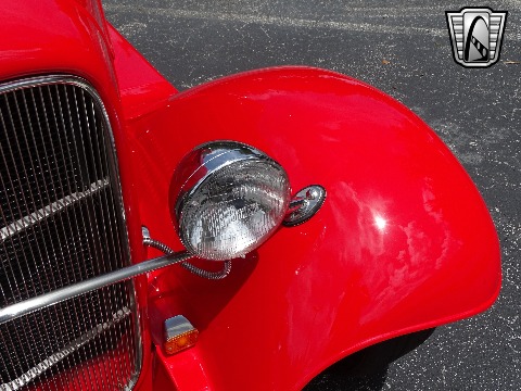 1932 Ford Sedan image 61