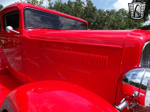 1932 Ford Sedan image 88