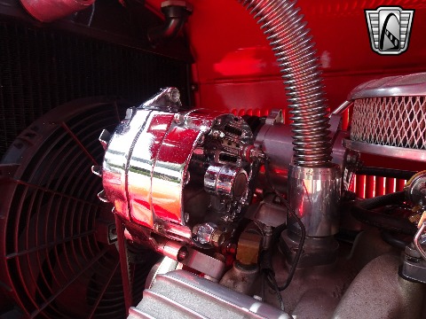 1932 Ford Sedan image 114