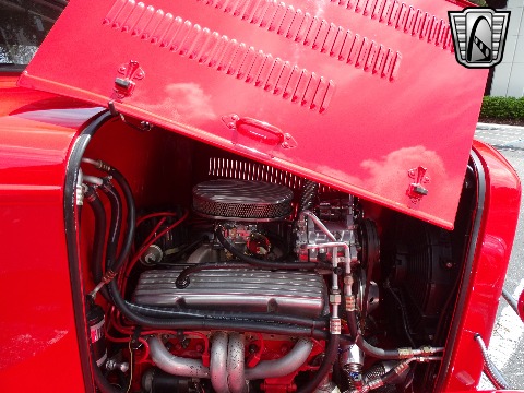 1932 Ford Sedan image 115