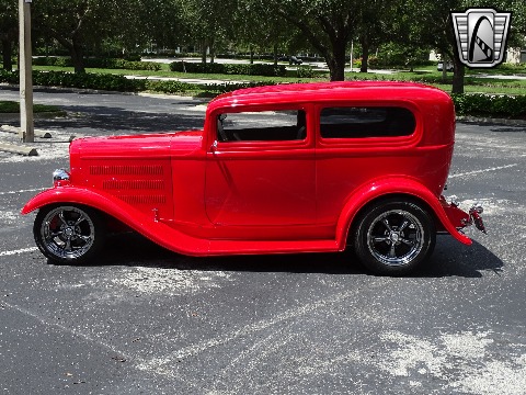 1932 Ford Sedan image 12